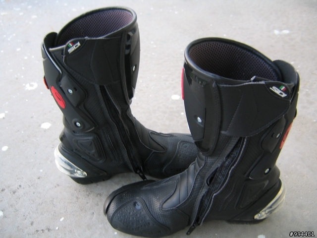[燒][開箱分享] SIDI Vertigo Air Boots 防摔靴!!(大眼睛手套影片連結)!!