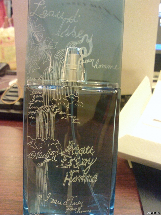 小小的開箱(盒)...三宅一生 SUMMER EAU DE TOILETTE 香水(125ml)