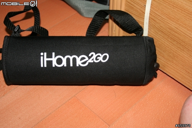 非常不專業開箱文 - iHOME單車戶外防水+防震多功能iPOD喇叭~感謝辣妹友人協助拍攝!!