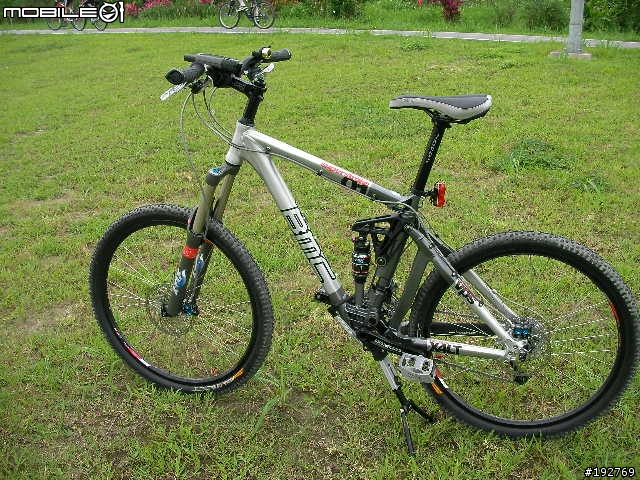 [分享]二級的零件也可以拼出一台不錯的登山車BMC SS01參上