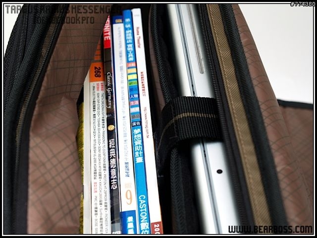[MacBook Pro 新家] Targus Radius Messenger 質量兼修的電腦側背包