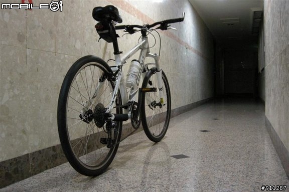 [分享]加購裝備3連發...光頭胎+前車燈+背包