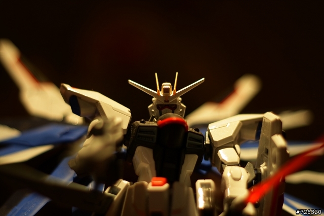 [新手試拍] 400D + 50mm F1.8 鋼彈模型