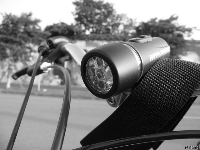 [開箱嘍]時尚黑白低調 Doppelganger 202 小折車(新增握把,碼表,檔泥板)