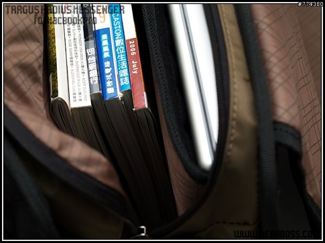 [MacBook Pro 新家] Targus Radius Messenger 質量兼修的電腦側背包