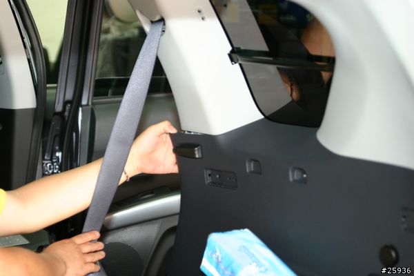 小凹(outlander 2.4)車頂隔音隔熱工程