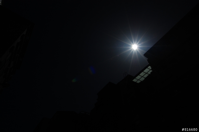 [比較&問題] 從太陽芒看鏡頭的差異-Nikon 18-200mm vs. 12-24mm