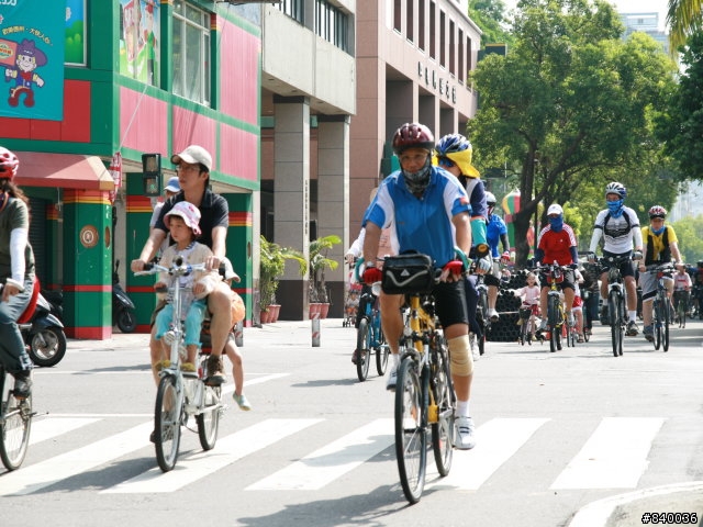 **高雄市5/4自行車日照片大集合**