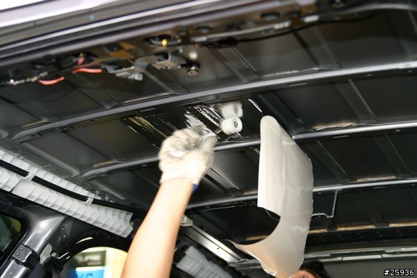 小凹(outlander 2.4)車頂隔音隔熱工程