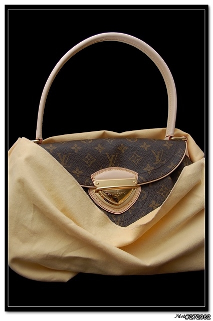 [分享] 媽媽用的LV：Monogram 系列 BEVERLY 手提包