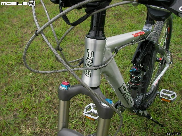 [分享]二級的零件也可以拼出一台不錯的登山車BMC SS01參上
