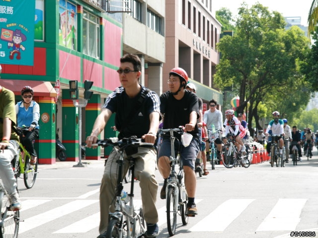 **高雄市5/4自行車日照片大集合**