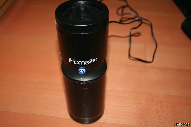 非常不專業開箱文 - iHOME單車戶外防水+防震多功能iPOD喇叭~感謝辣妹友人協助拍攝!!
