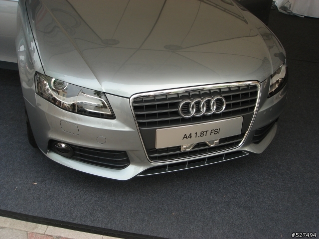 [分享] New Audi A4 (B8)--圖多