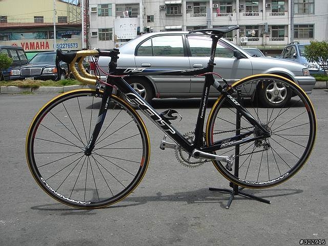[分享]我的第一台公路車FELT F5
