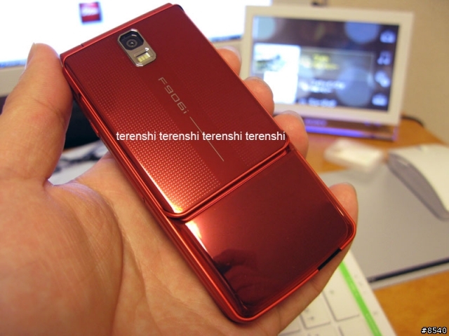DOCOMO 906i series 首發第三撃 F906i 開箱圖