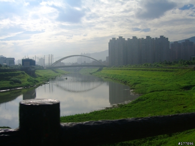 禮門街往中興路方向自行車道(圖多)