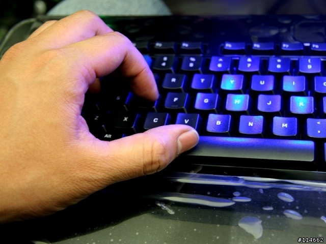 [蛇之閃光文]Razer全套裝備，群蛇出動開箱文