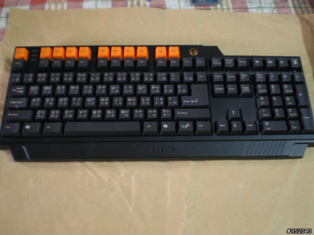 [分享]技嘉GK K8000正式銷售的實物