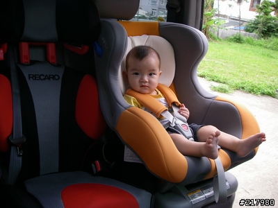 [分享]準備使用的recaro 0+的0~4歲汽車安全座椅.