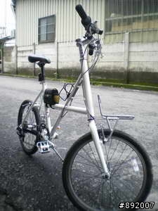 女王愛車 MINI3亮相~