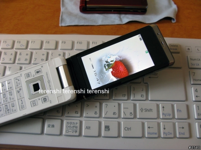 DOCOMO 906i series 首發第二撃 SH906i 開箱圖