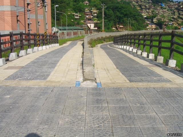 禮門街往中興路方向自行車道(圖多)