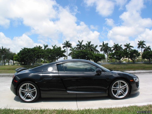 Posting my 08 brand new Audi R8