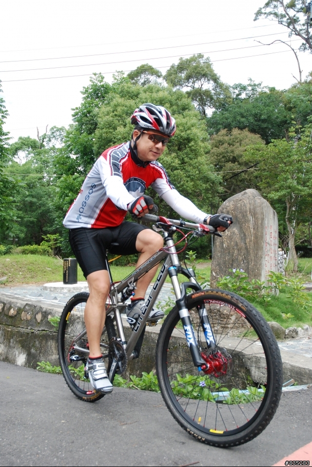 [分享]鈦合金雙避震登山車 LiteSpeed Sewanee Ti MTB
