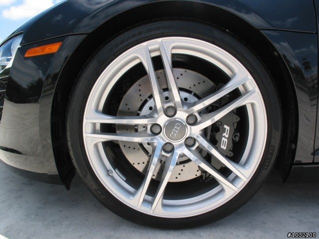 Posting my 08 brand new Audi R8