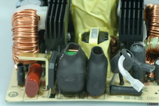 保銳魔族MODU 82+ 625W模組化電源供應器簡介及測試
