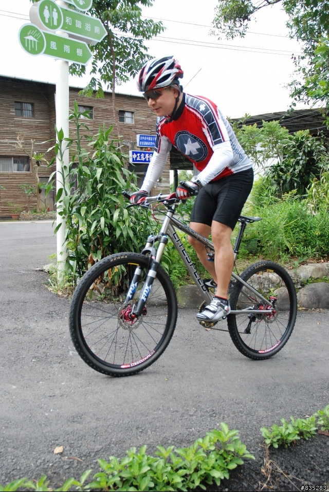 [分享]鈦合金雙避震登山車 LiteSpeed Sewanee Ti MTB