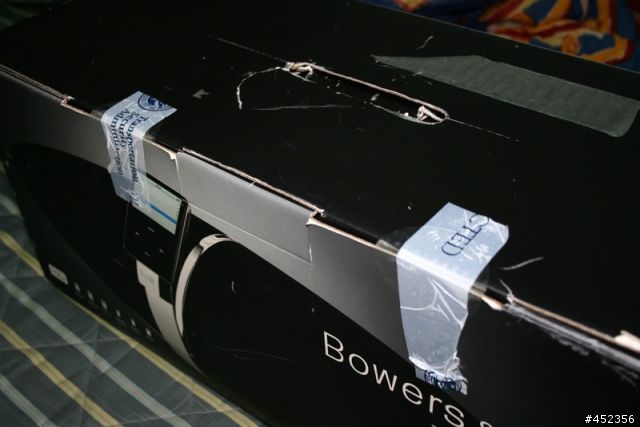 [ 簡單開箱分享 ] B&W Bowers&Wilkins Zeppelin 高音質的飛船~