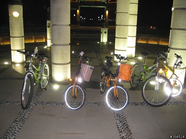 蘇州常熟大隻車隊夜騎..............尚湖+星巴克咖啡(blaze*3 Dahon sp16 * 2 birdy*1)