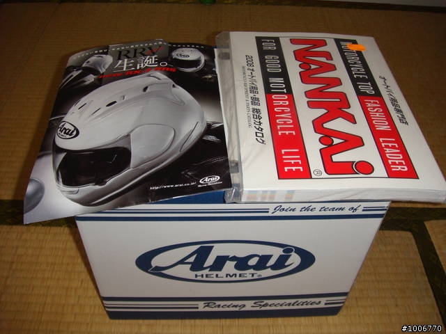[不專業a開箱文]搭電車踢到寶之Arai RR5(GLASS WHITE)