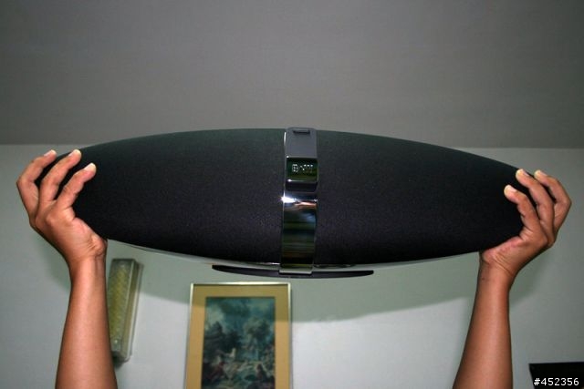 [ 簡單開箱分享 ] B&W Bowers&Wilkins Zeppelin 高音質的飛船~