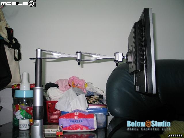 [不專業的開箱文]HOOLIN LCD Monitor Arm LA2-23單螢幕懸臂 + LA2-23w雙螢幕懸臂