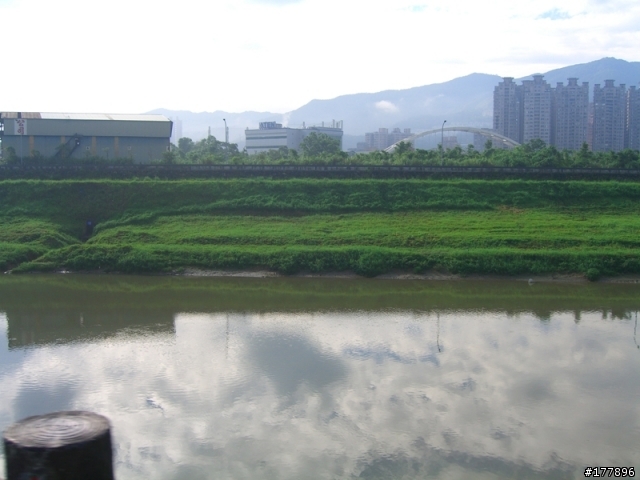 禮門街往中興路方向自行車道(圖多)