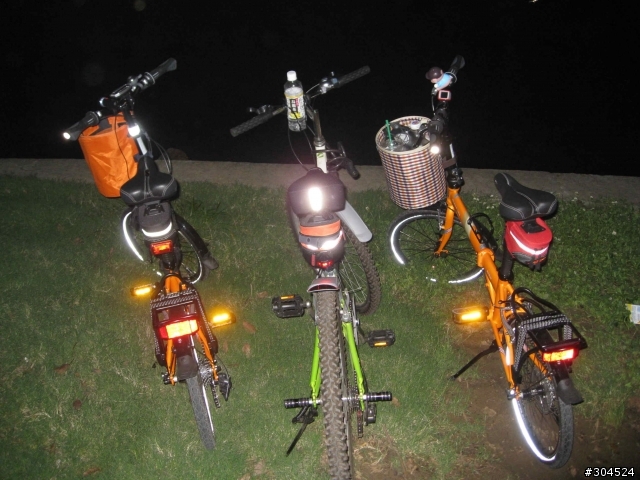 蘇州常熟大隻車隊夜騎..............尚湖+星巴克咖啡(blaze*3 Dahon sp16 * 2 birdy*1)
