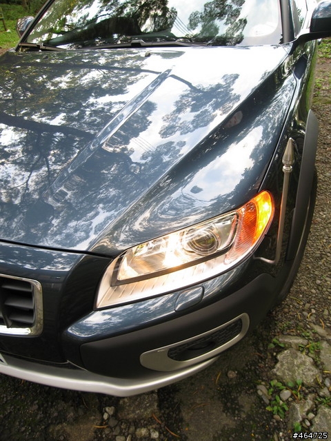 XC70穿梭在鄉間