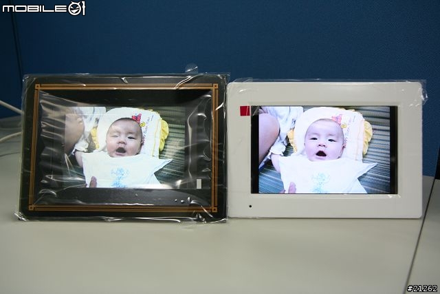 小小心得 七吋數位相框 Viewsonic DPX704WH 與 Transcend T.photo 710