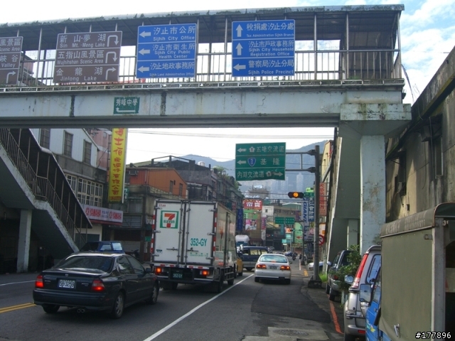 禮門街往中興路方向自行車道(圖多)