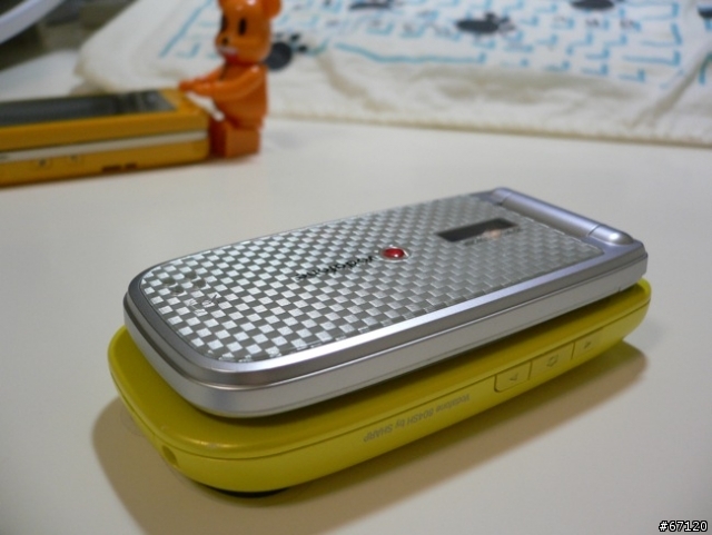 [分享] 經典日機Sharp 804sh 老機新開箱