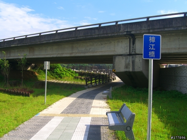 禮門街往中興路方向自行車道(圖多)