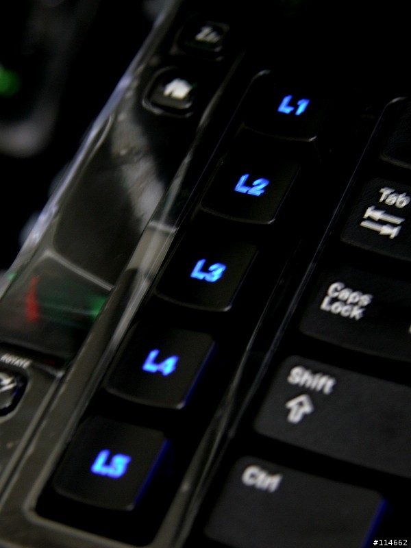 [蛇之閃光文]Razer全套裝備，群蛇出動開箱文