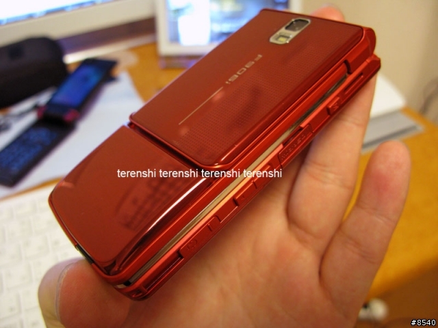 DOCOMO 906i series 首發第三撃 F906i 開箱圖