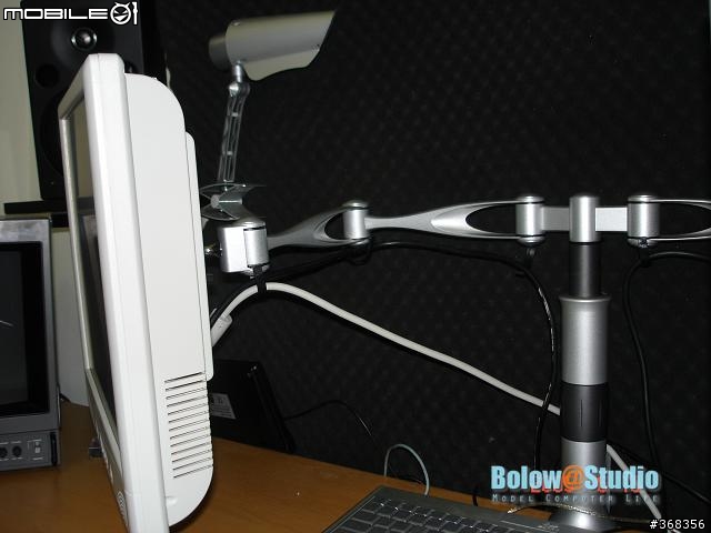 [不專業的開箱文]HOOLIN LCD Monitor Arm LA2-23單螢幕懸臂 + LA2-23w雙螢幕懸臂