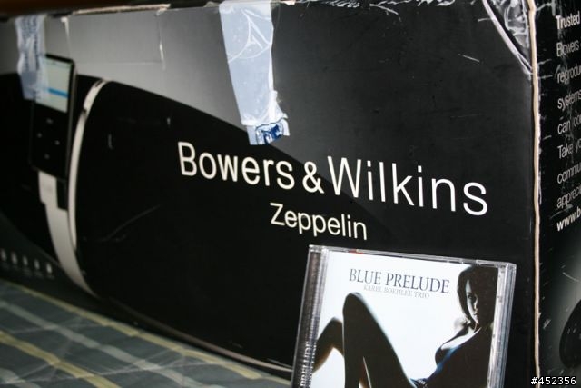 [ 簡單開箱分享 ] B&W Bowers&Wilkins Zeppelin 高音質的飛船~