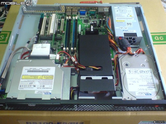 ASUS RS-100伺服器開箱文～～