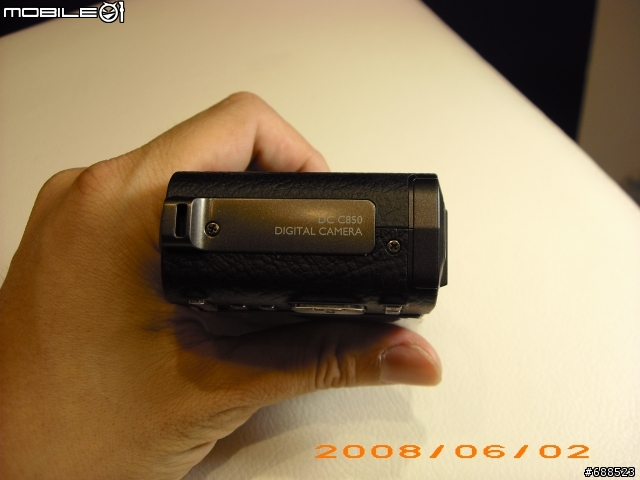 [開箱] 皮質握把的小DC-BenQ C850